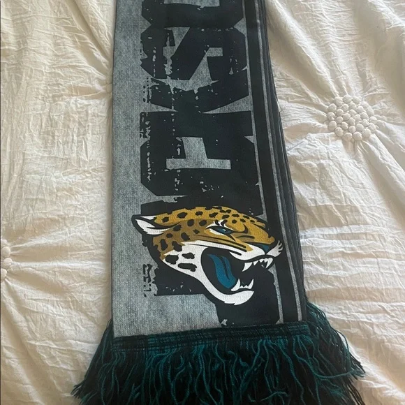 Teal and Yellow Jacksonville Jaguars scarf - Picture 4 of 4